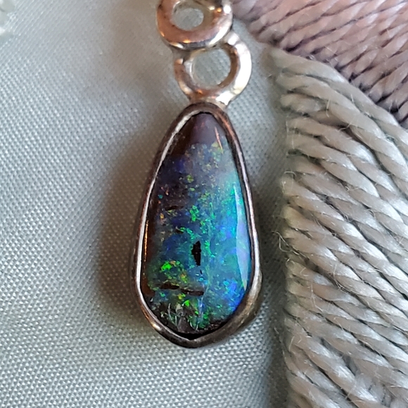 FABULOUS OPAL PENDANT NECKLACE. OH MY GOODNESS!!! Sterling Opal Necklace - Picture 10 of 14
